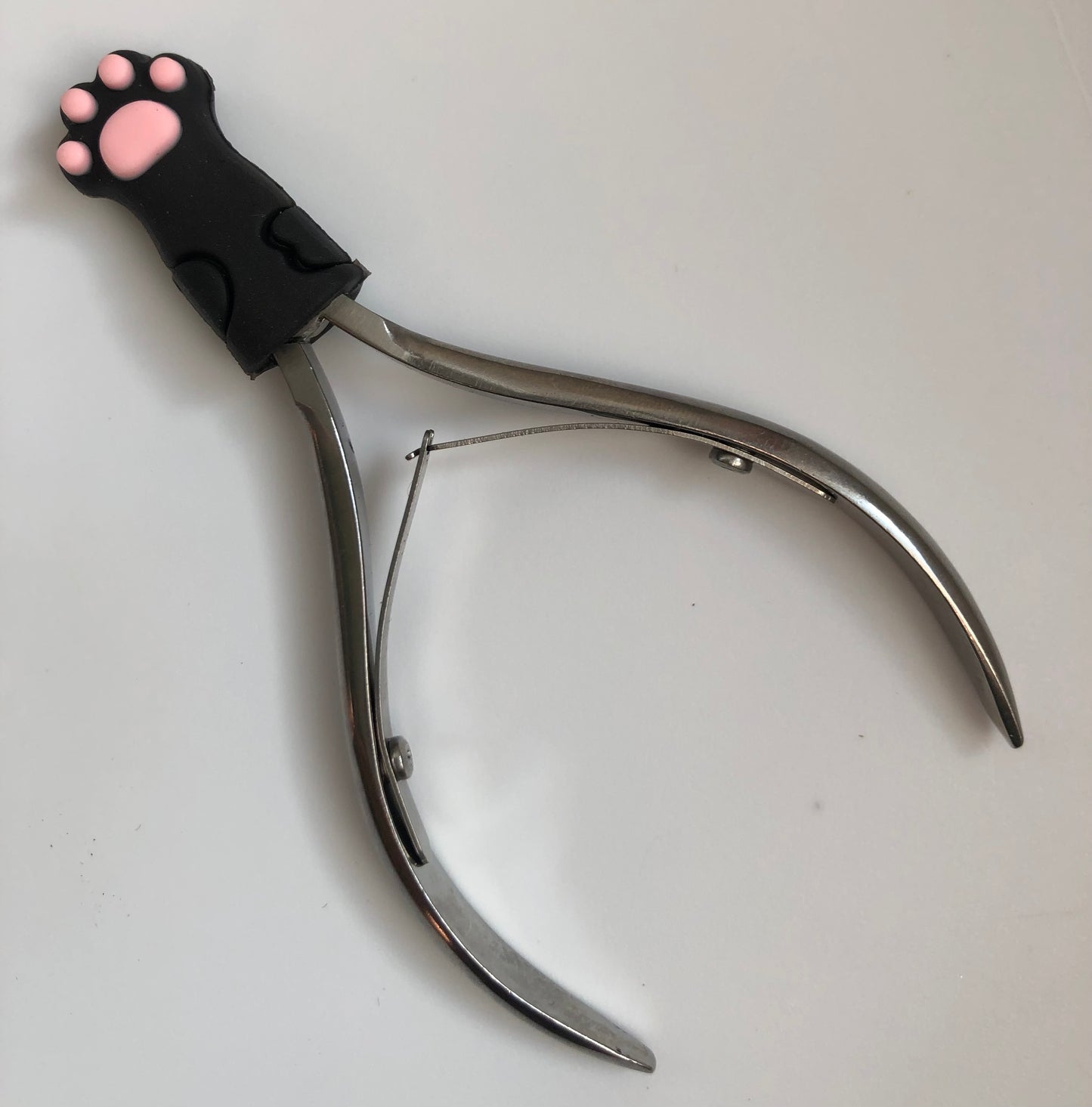 cuticle nippers with cute silicon paw print cover