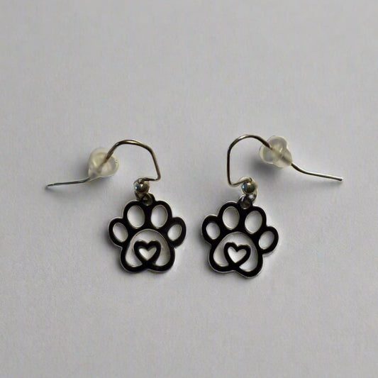 super cute paw print earrings with heart! Cat Show favourite, silver, easy to wear hook