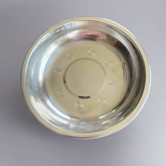 purrr-fect and preferred because wide and shallow and doesn't bother the whiskers! 5.75" in diameter